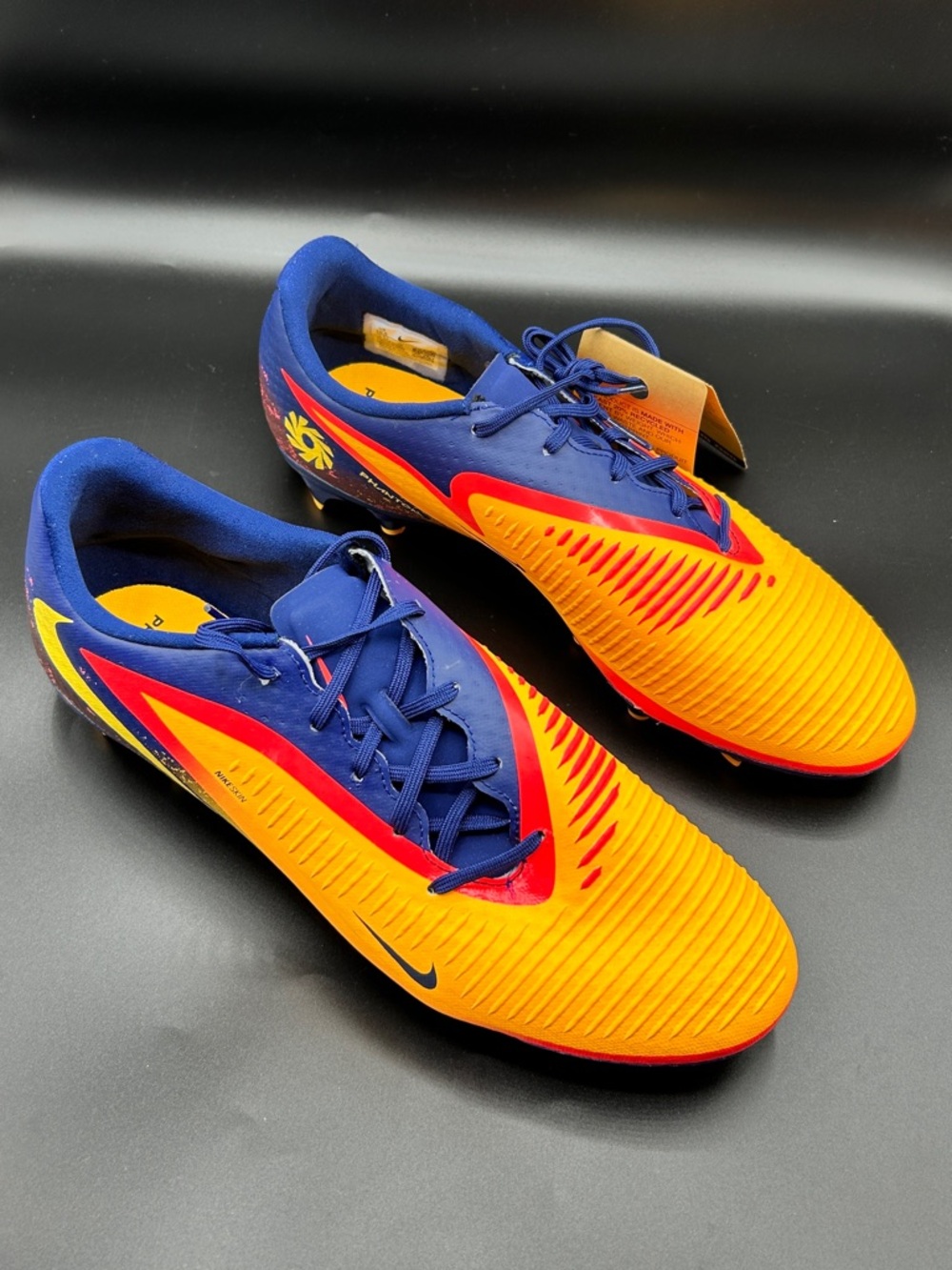 Nike Men's Phantom 6 low Academic FG Soccer Cleats